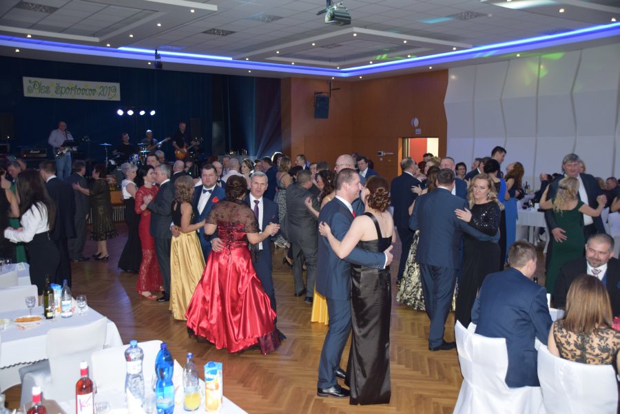 ples sportovcov cadca04