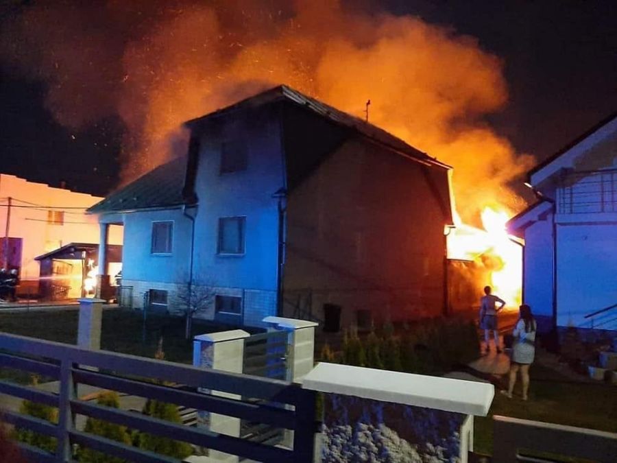 poziar rodinny dom rakova 01