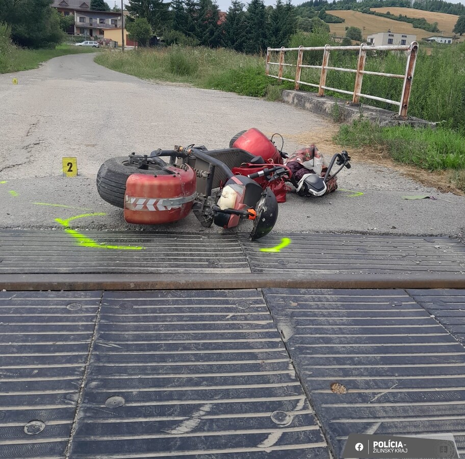 vlak zrazka motocykel