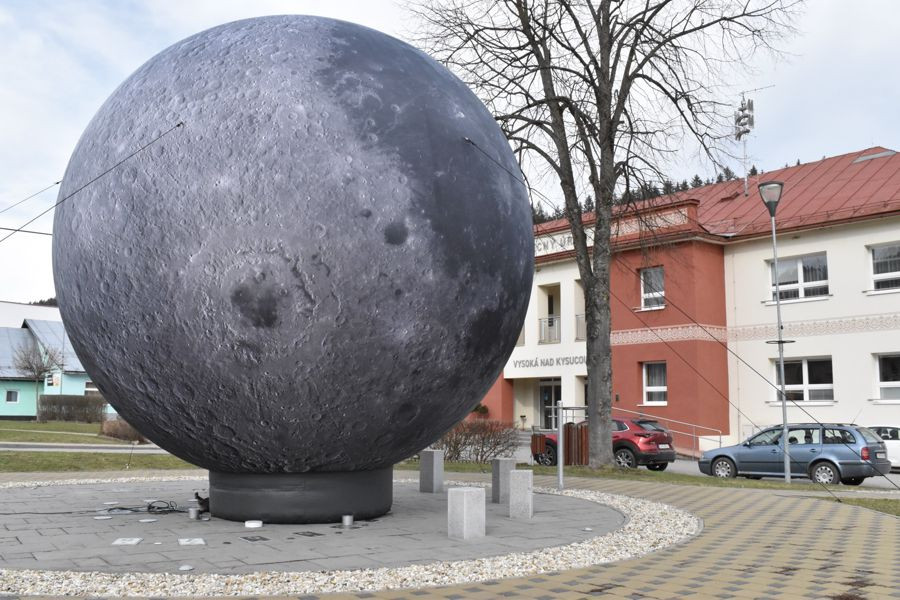 mesiac v parku