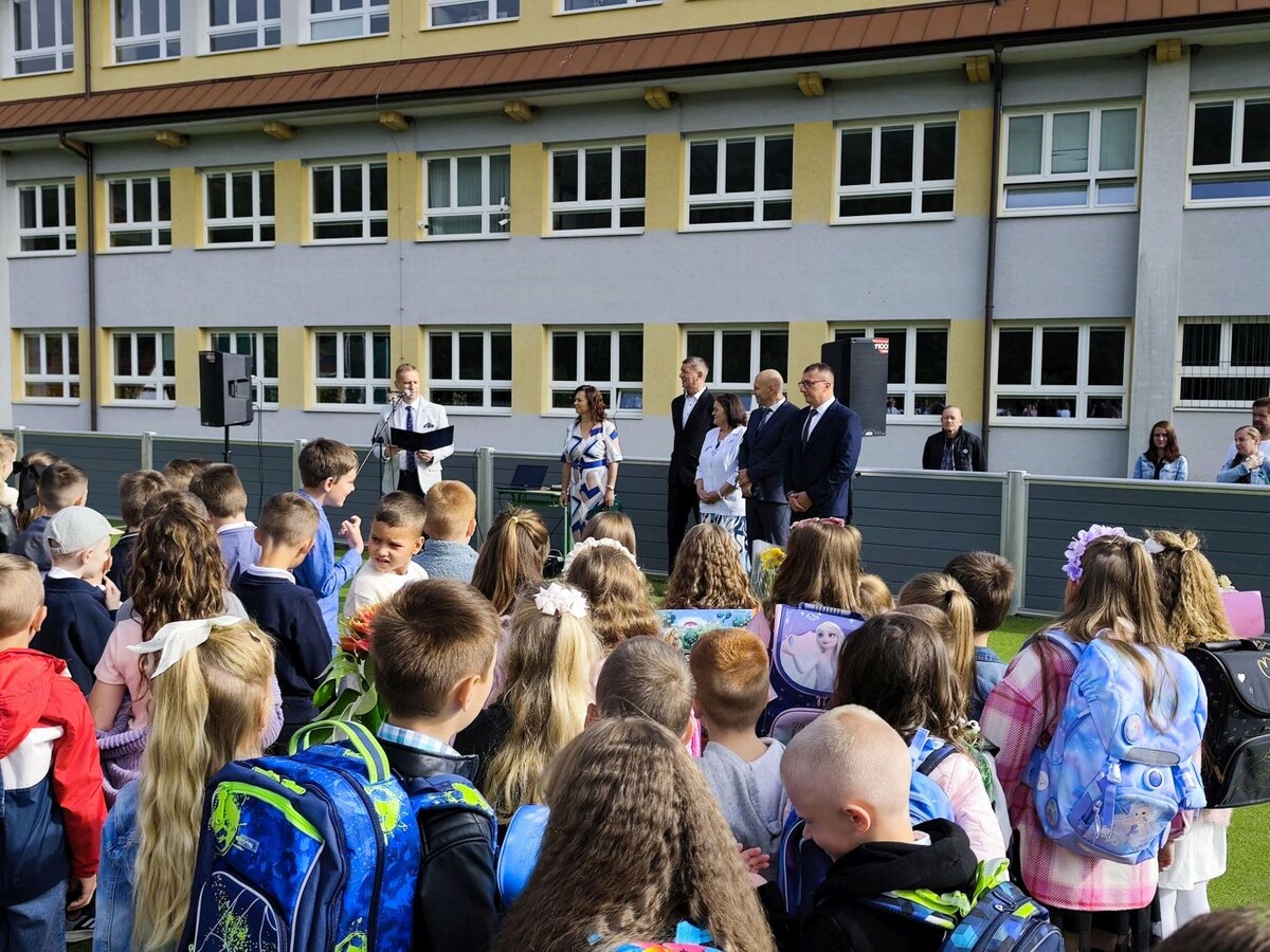 skola skolka zborov 001